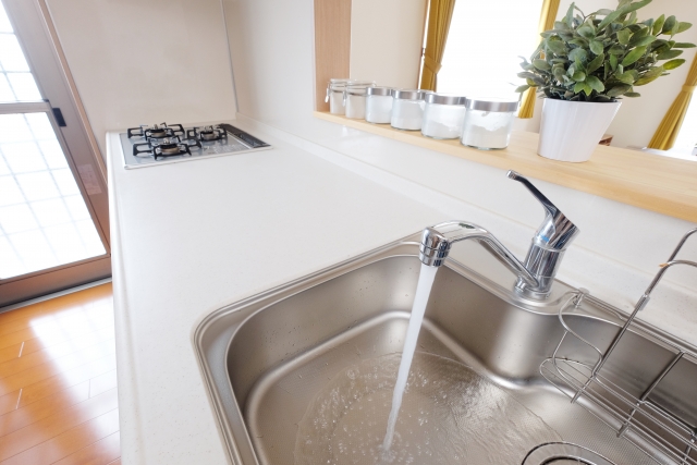 狭いキッチンのリフォーム術｜スペースを最大限に活用するコツ
