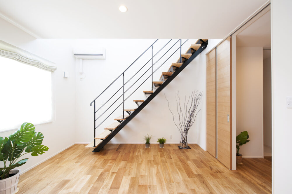 フローリング張替えのタイミングとそのポイント｜最適な時期を見極める方法